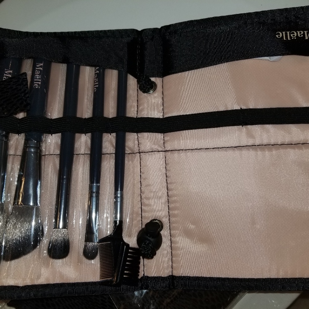 Maelle brush set